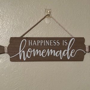 Wooden wall hanging, “Happiness Is Homemade” 13”L, NWOT